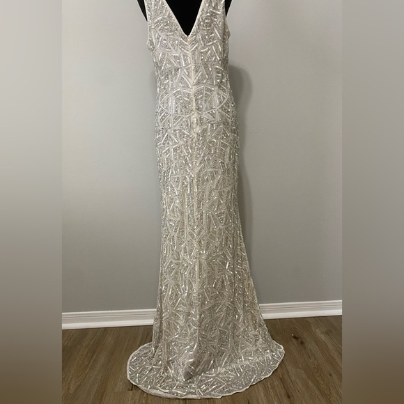 MAC DUGGAL Sleeveless sequin embellished Sheath Gown with High Slit PROM - Picture 9 of 11